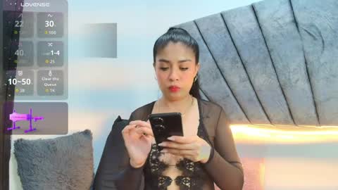 Snapshot of lily_meghan chatting on June 5, 2026, 8:14 pm LILY MEGHAN online show from June 5, 2026, 8:14 pm