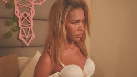 Lily Miiller online show from January 9, 2026, 9:16 pm