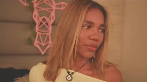 Lily Miiller online show from February 7, 2026, 9:51 pm