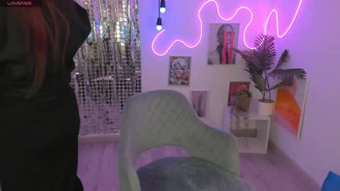 Lily online show from April 5, 2026, 8:11 am