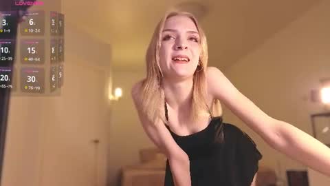 Snapshot of lily_moony chatting on August 2, 2026, 11:47 pm Lily online show from August 2, 2026, 11:47 pm