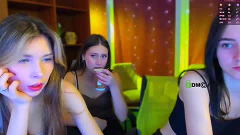 Lily online show from March 25, 2026, 7:31 pm