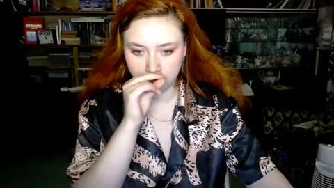 Alice online show from October 5, 2025, 3:21 pm