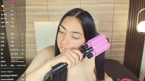 Snapshot of lily_waist chatting on March 6, 2026, 11:17 am lily_waist online show from March 6, 2026, 11:17 am