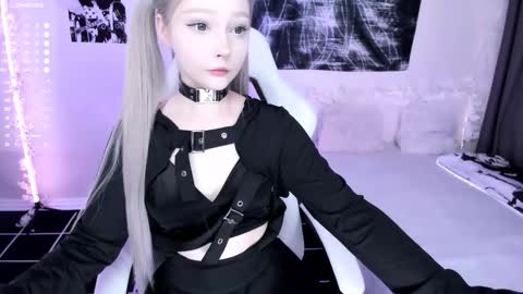 Snapshot of lily_weep chatting on January 15, 2026, 12:04 am Lily online show from January 15, 2026, 12:04 am