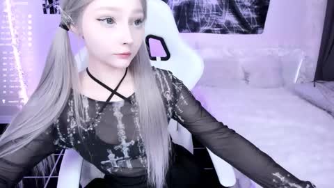 Snapshot of lily_weep chatting on February 25, 2026, 2:10 am Lily online show from February 25, 2026, 2:10 am