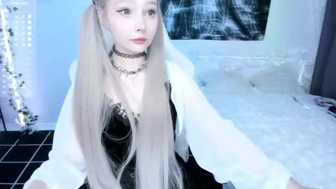 Lily online show from May 1, 2026, 2:27 am