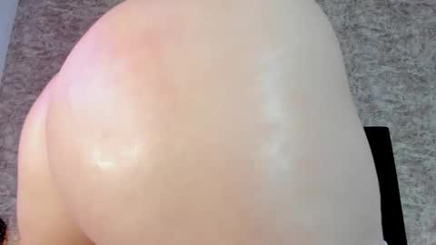 LilyWoodz online show from November 14, 2025, 7:34 pm