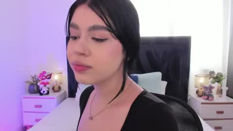Snapshot of lily_woodz chatting on May 31, 2026, 2:46 pm LilyWoodz online show from May 31, 2026, 2:46 pm