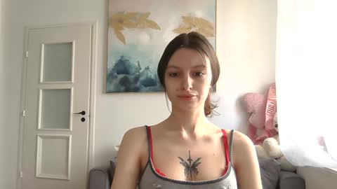 lilycandy_ online show from April 14, 2026, 9:26 am
