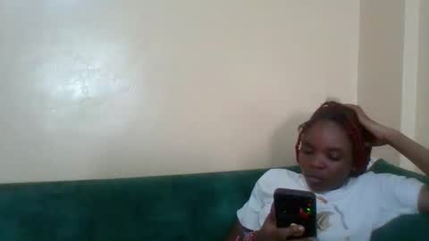 Snapshot of lilycute19 chatting on January 18, 2026, 6:28 am lilycute19 online show from January 18, 2026, 6:28 am