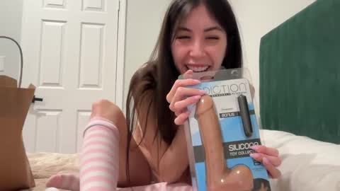 lilylustxoxo online show from March 29, 2026, 4:01 am