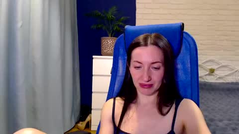 Snapshot of lilymellow chatting on April 20, 2026, 5:10 am Lily online show from April 20, 2026, 5:10 am