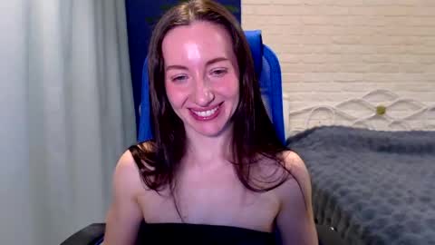 Snapshot of lilymellow chatting on April 23, 2026, 7:41 am Lily online show from April 23, 2026, 7:41 am