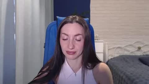Snapshot of lilymellow chatting on July 31, 2026, 7:41 am Lily online show from July 31, 2026, 7:41 am