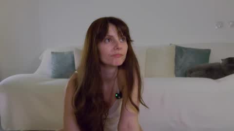 Snapshot of lilyroselyn chatting on February 16, 2026, 9:44 pm Lily online show from February 16, 2026, 9:44 pm