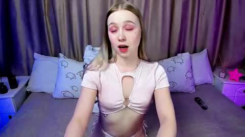 Lilian online show from March 10, 2025, 3:23 am