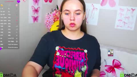 Lily online show from September 14, 2025, 8:46 am