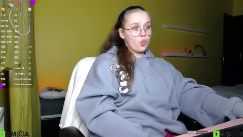 Lily online show from October 18, 2025, 11:33 am