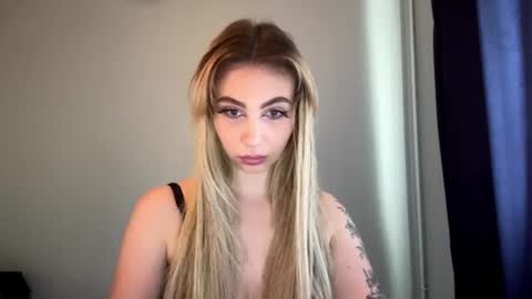 Snapshot of lilysweetgirl chatting on July 8, 2026, 5:50 pm Lily online show from July 8, 2026, 5:50 pm