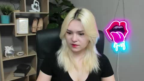 Lily online show from March 15, 2026, 7:25 am