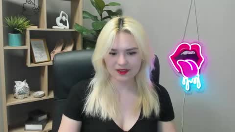 Lily online show from April 20, 2026, 6:27 am