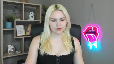 Lily online show from May 24, 2026, 1:27 pm
