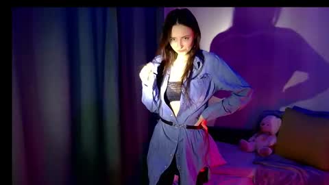 LilyXSky online show from December 10, 2024, 12:49 pm