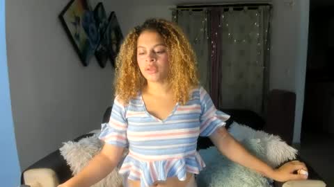 lina_andr online show from July 9, 2026, 7:23 am
