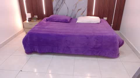 Lina online show from September 12, 2025, 12:05 pm