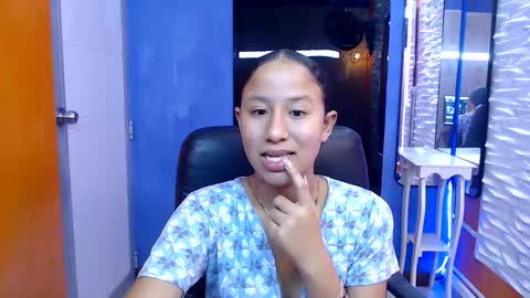 lina_kl online show from November 4, 2025, 3:16 am
