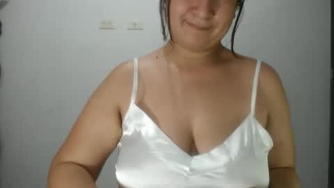iiisabella online show from February 11, 2026, 4:17 am