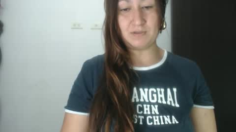 iiisabella online show from February 19, 2026, 2:35 pm