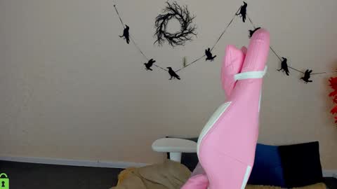 Snapshot of lina_reeds chatting on November 4, 2025, 8:57 am LINA online show from November 4, 2025, 8:57 am