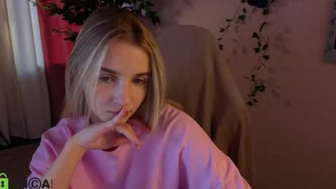 Snapshot of lina_reeds chatting on May 5, 2026, 1:24 am LINA online show from May 5, 2026, 1:24 am