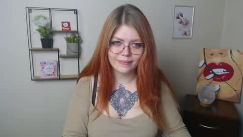 lina_ri online show from November 12, 2025, 7:35 pm