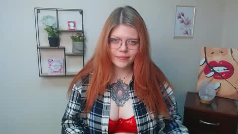 lina_ri online show from November 19, 2025, 7:14 pm