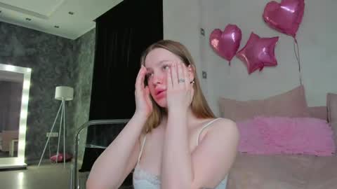 Lina online show from May 28, 2026, 1:47 am