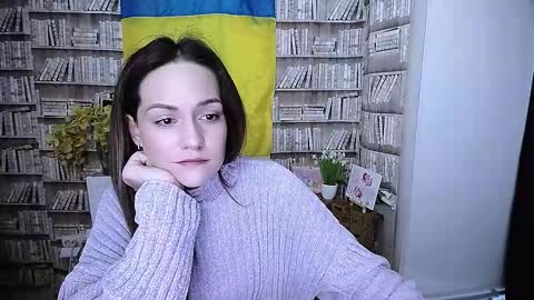 Lina online show from November 9, 2025, 6:55 am