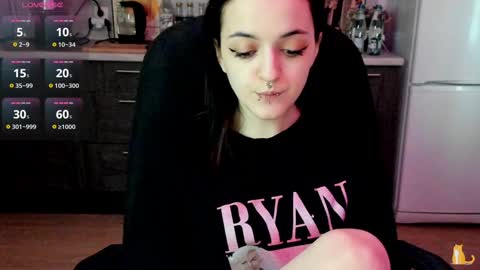 Snapshot of lina_tyaan chatting on December 16, 2024, 9:35 am Lina 3  1715622743 online show from December 16, 2024, 9:35 am