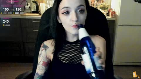 Snapshot of lina_tyaan chatting on January 2, 2025, 8:24 pm Lina 3  1715622743 online show from January 2, 2025, 8:24 pm