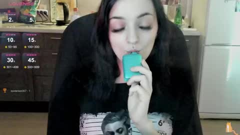 Snapshot of lina_tyaan chatting on September 15, 2025, 8:25 am Lina 3  1715622743 online show from September 15, 2025, 8:25 am