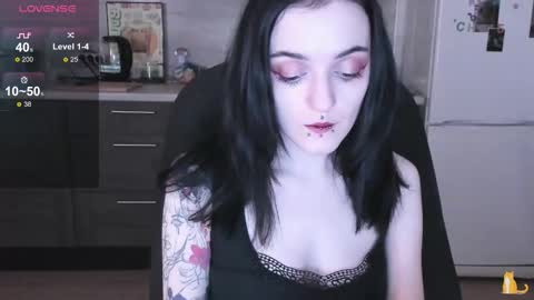 Snapshot of lina_tyaan chatting on December 23, 2025, 7:17 am Lina 3 1715622743 online show from December 23, 2025, 7:17 am