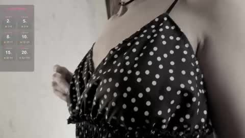 Lina online show from September 27, 2025, 4:01 pm