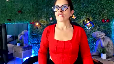 Snapshot of linagh chatting on July 7, 2026, 11:25 am Lina online show from July 7, 2026, 11:25 am