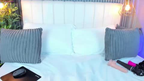 LinaGlam online show from November 8, 2025, 5:56 pm