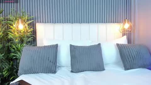 LinaGlam online show from November 10, 2025, 5:12 pm