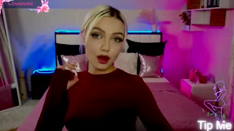 I am Lina online show from November 22, 2025, 3:22 pm