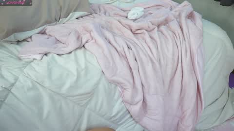 Snapshot of linasiren chatting on February 7, 2025, 11:23 am Lina My schedule GMT0 Thu-Mon 3am-10am online show from February 7, 2025, 11:23 am