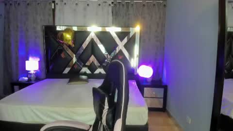 Snapshot of linda4petite chatting on June 14, 2026, 1:35 pm Linda online show from June 14, 2026, 1:35 pm